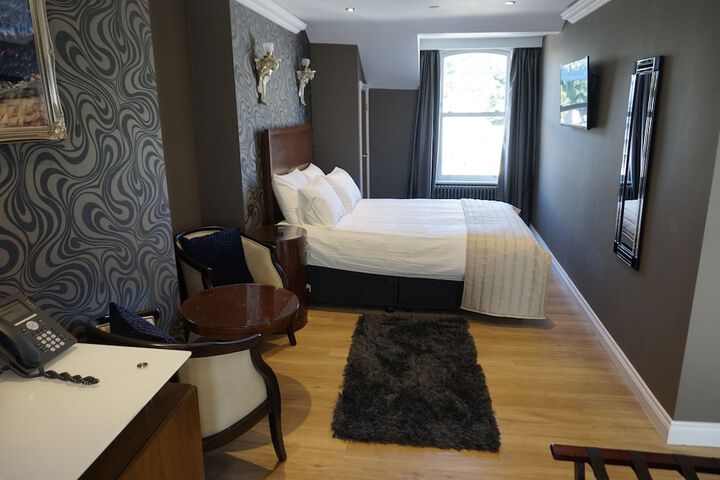 Room 26 of 95