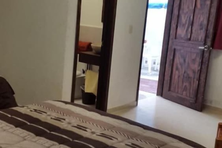 Room 6 of 38