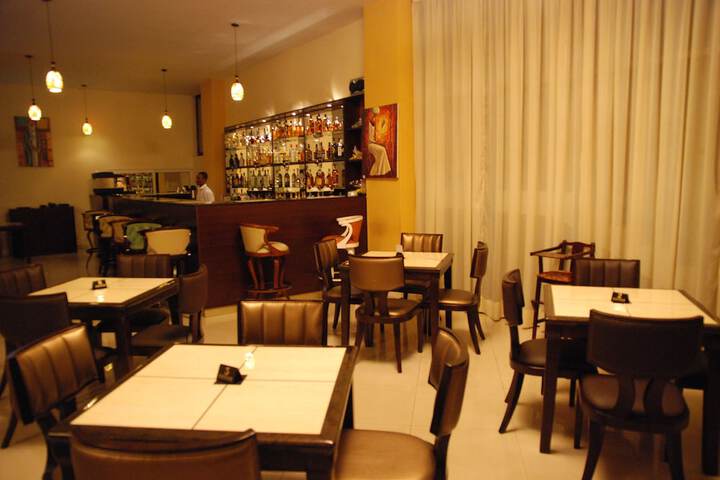 Dining 38 of 54
