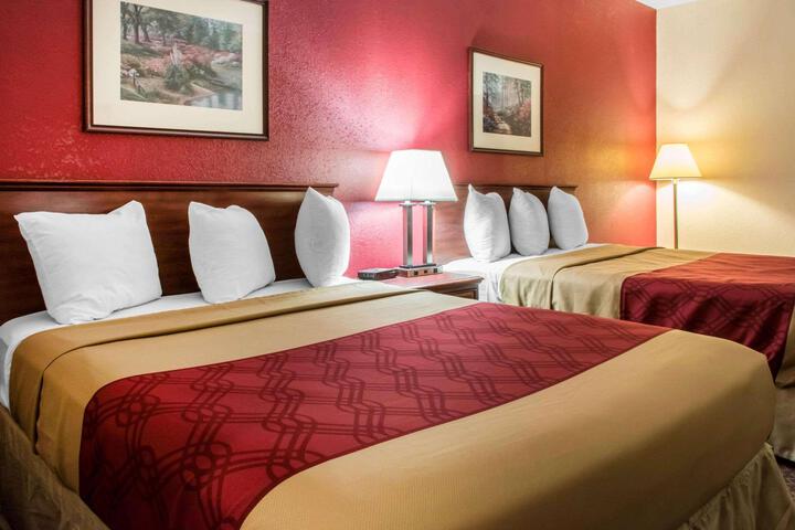 2 Double Beds (3 of 13)