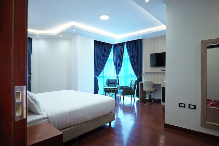 Room 8 of 73