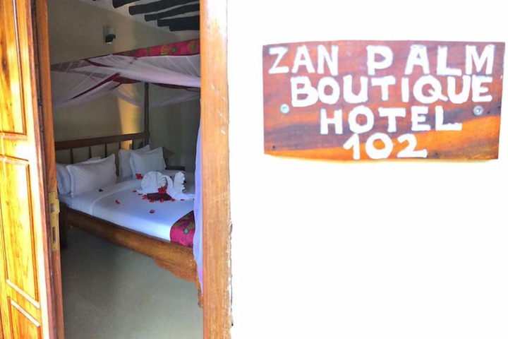 Room 25 of 27