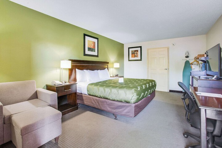 Standard | King Bed (8 of 13)