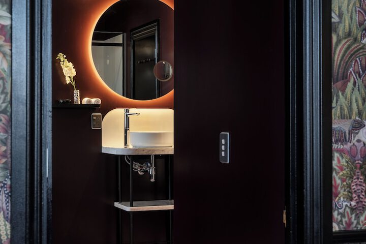 Room 25 of 44