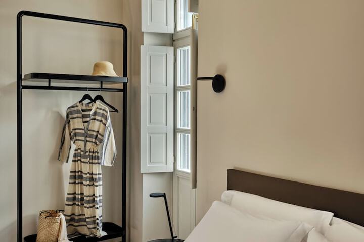 Room 59 of 206