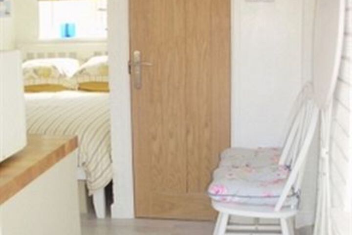 Room 5 of 7