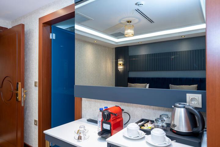 Room 75 of 144