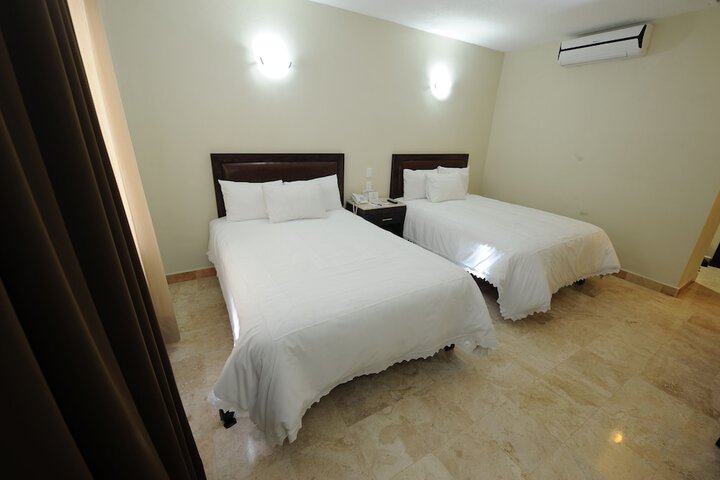 Room 6 of 70