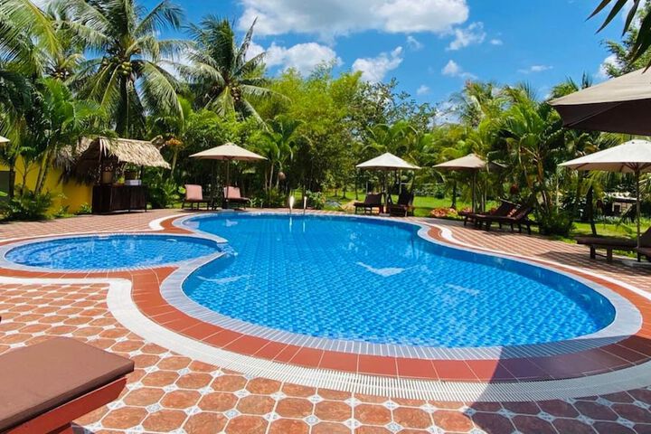 Pool 50 of 109