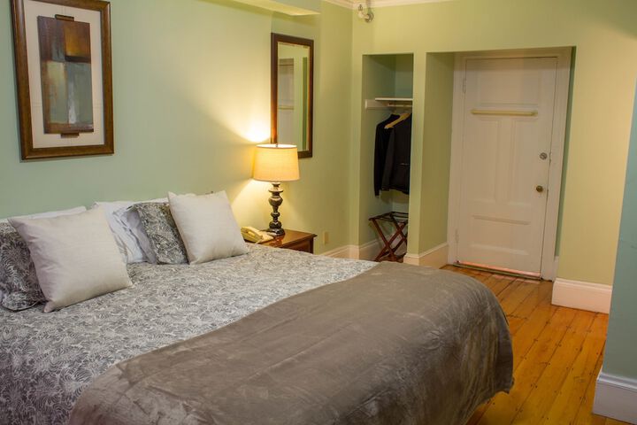 Room 3 of 6