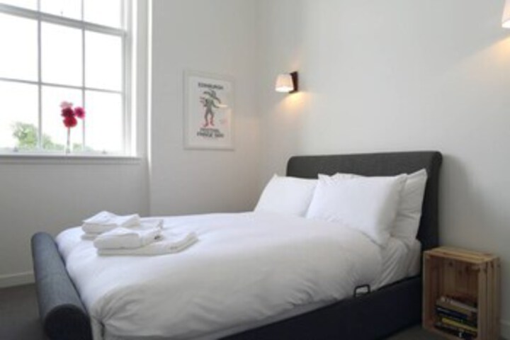 Room 14 of 18