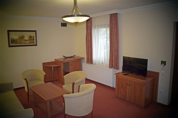 Room 15 of 42