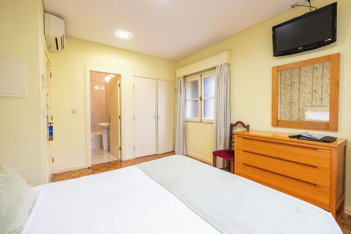 Room 25 of 93
