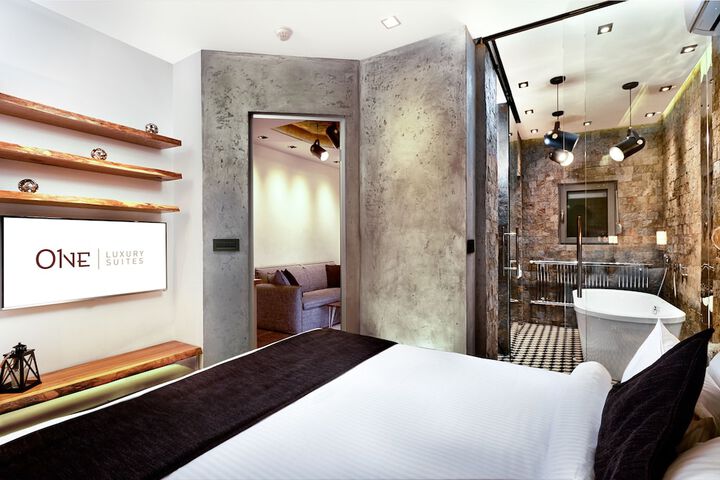 Room 10 of 74