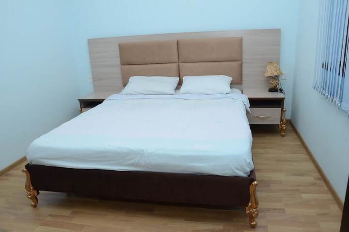 Room 4 of 12