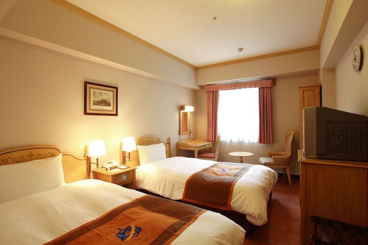 Room 16 of 40