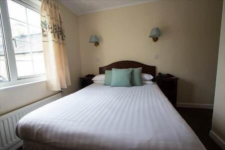 Room 43 of 210