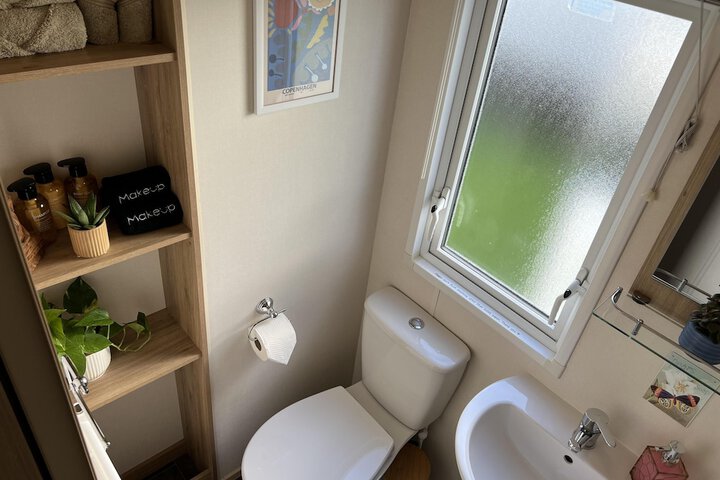 Room 9 of 27