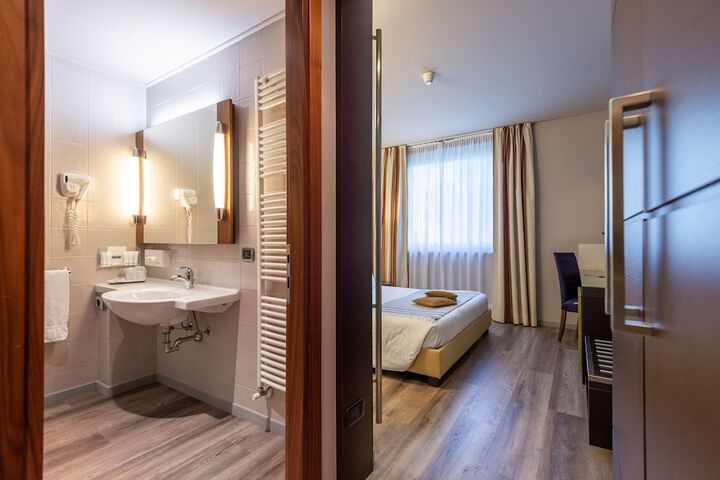 Room 40 of 59
