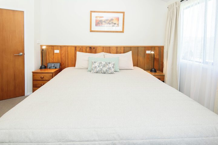 Room 3 of 42