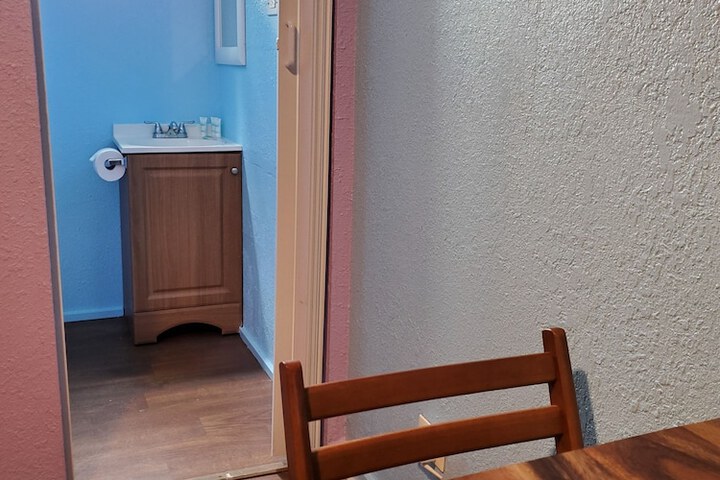 Room 38 of 222