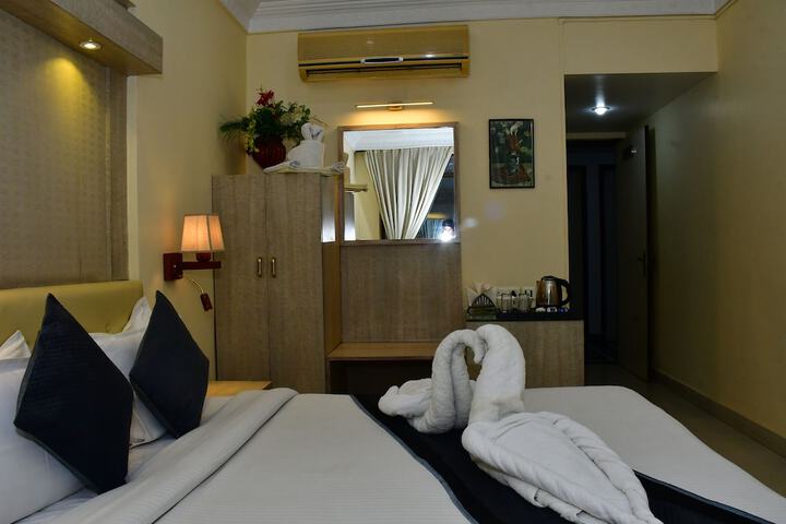 Room 16 of 33