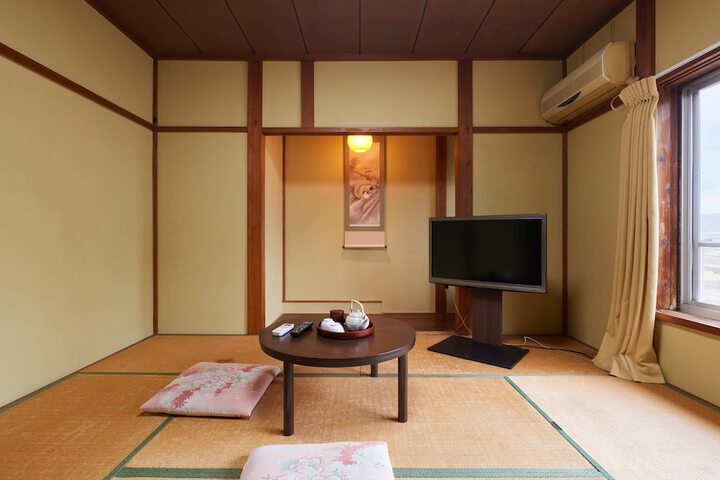 Room 37 of 75