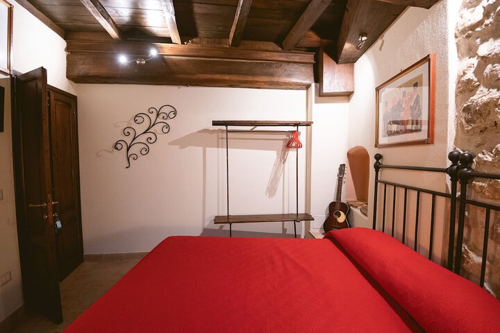 Room 13 of 115