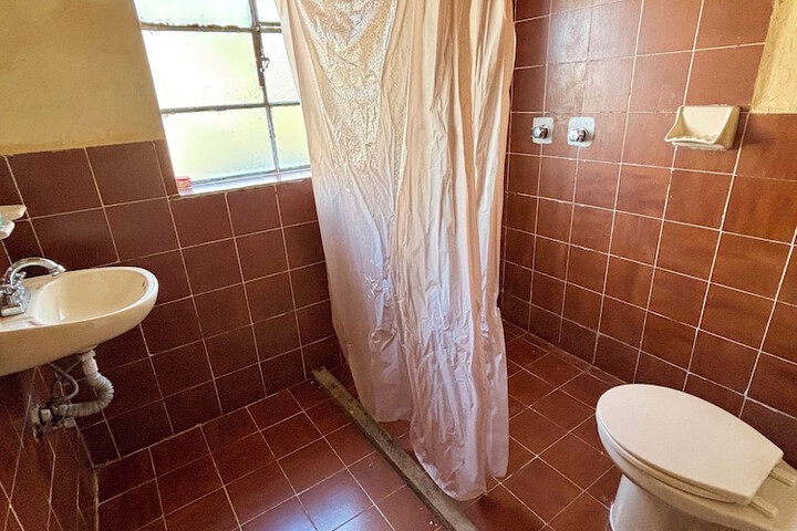Room 139 of 210