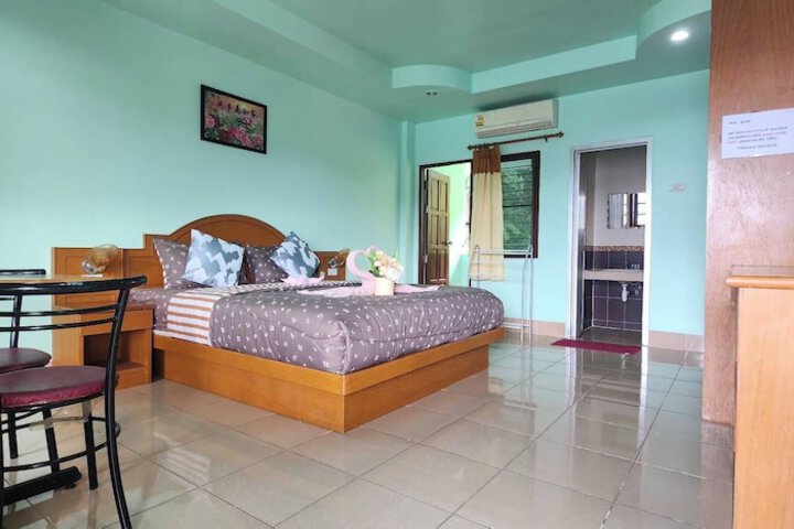 Room 45 of 77