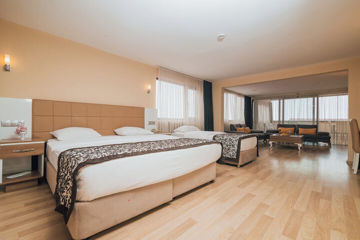 Room 10 of 23
