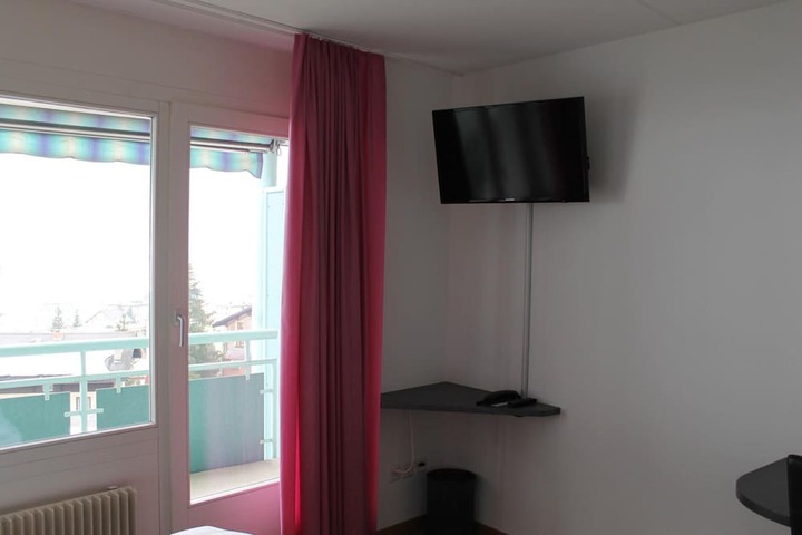Room 12 of 50