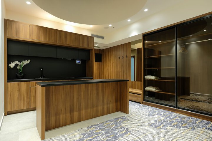 Room 33 of 103