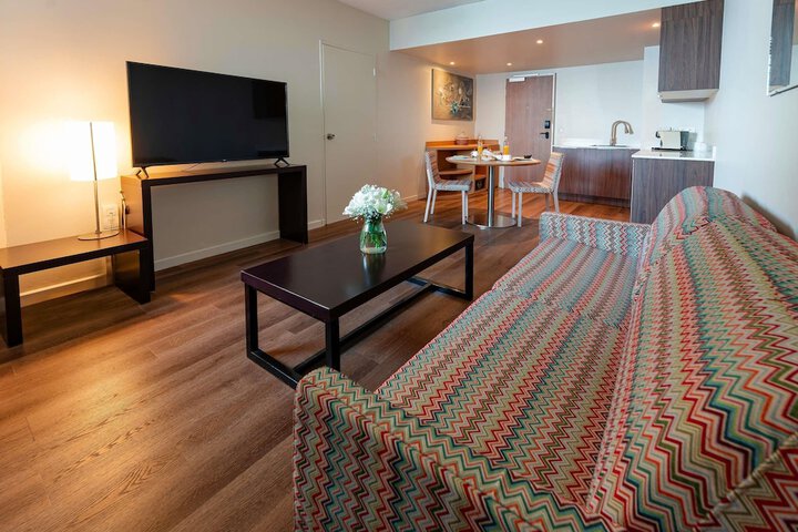 Room 30 of 80