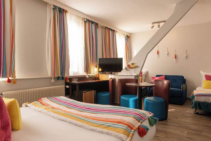 Room 34 of 67