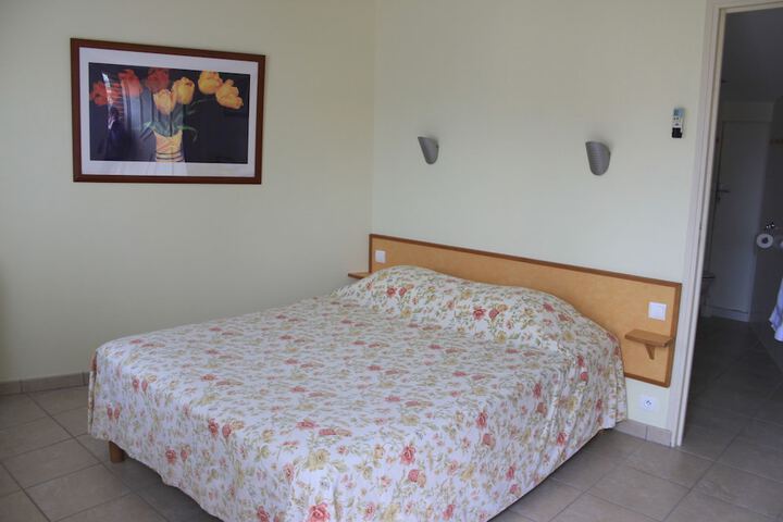 Room 2 of 23