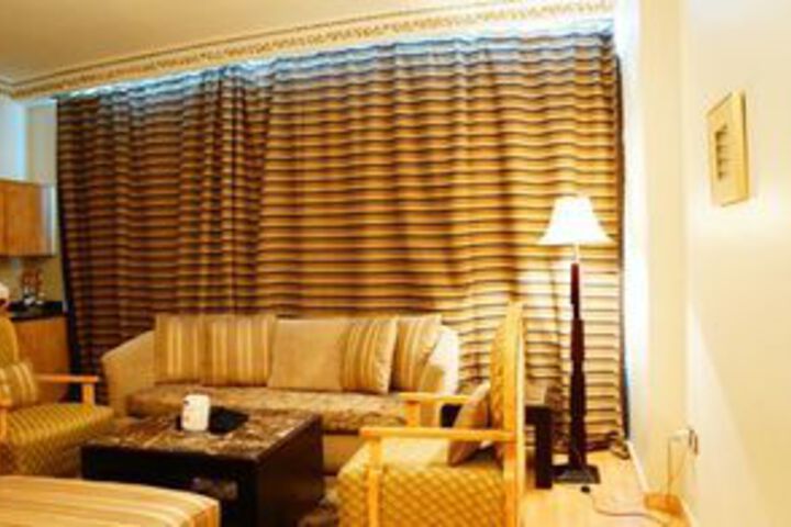 Room 34 of 39