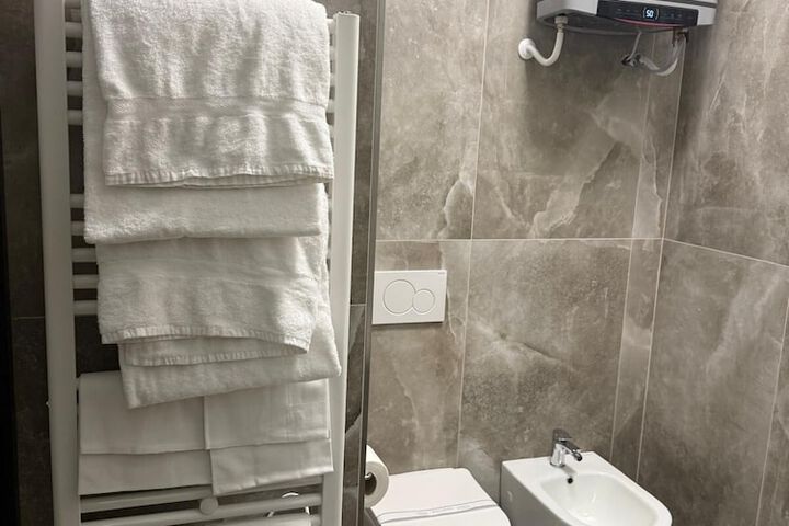 Room 15 of 18