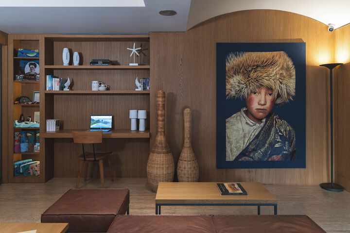 Hotel Interior 7 of 100