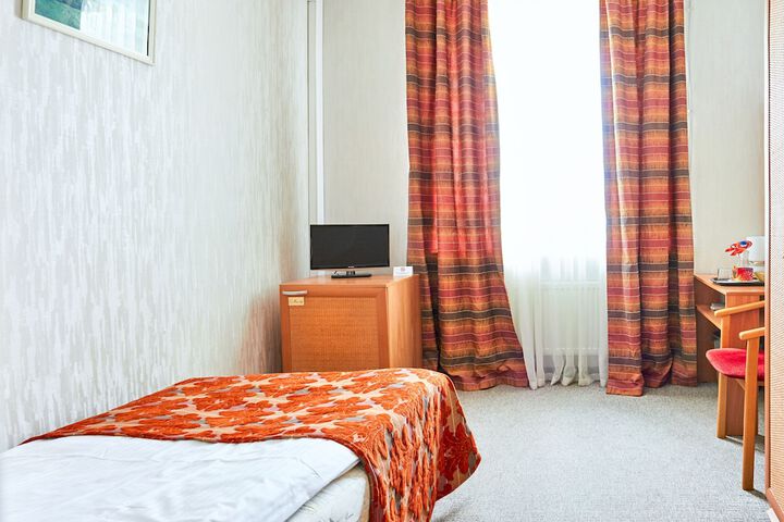 Room 17 of 113