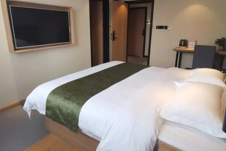 Room 3 of 5