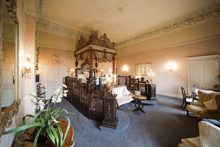 Room 34 of 157