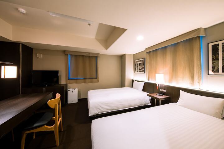 Room 16 of 35