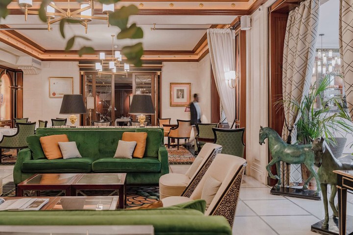 Entrance & Lobby