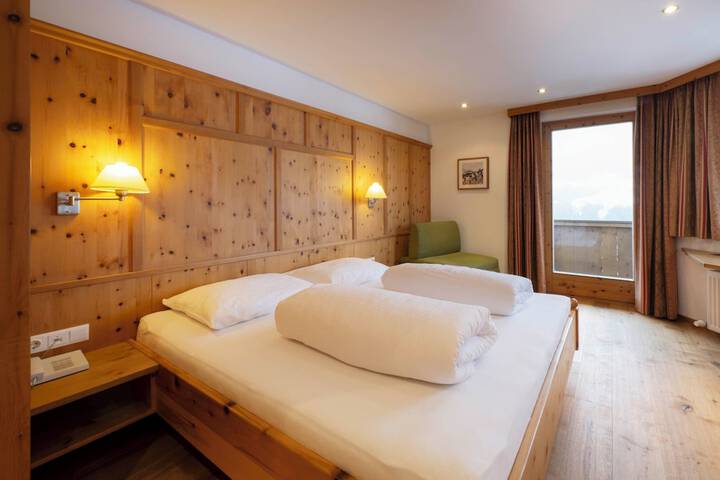 Room 8 of 65
