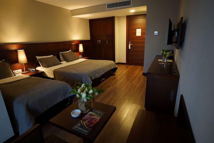 Room 2 of 23