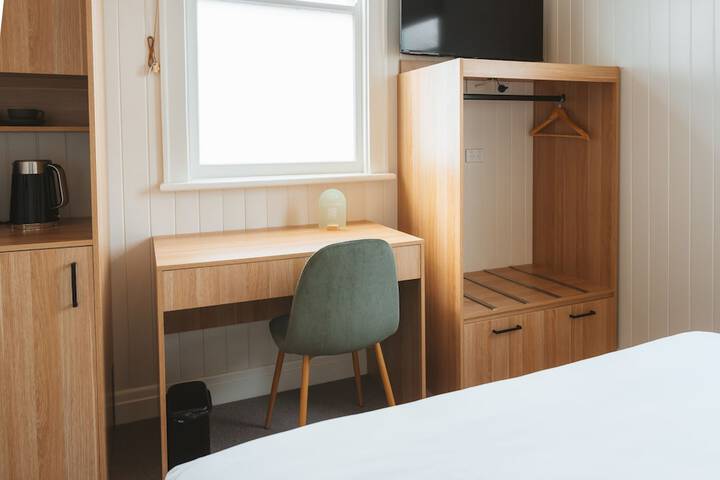 Room 9 of 26