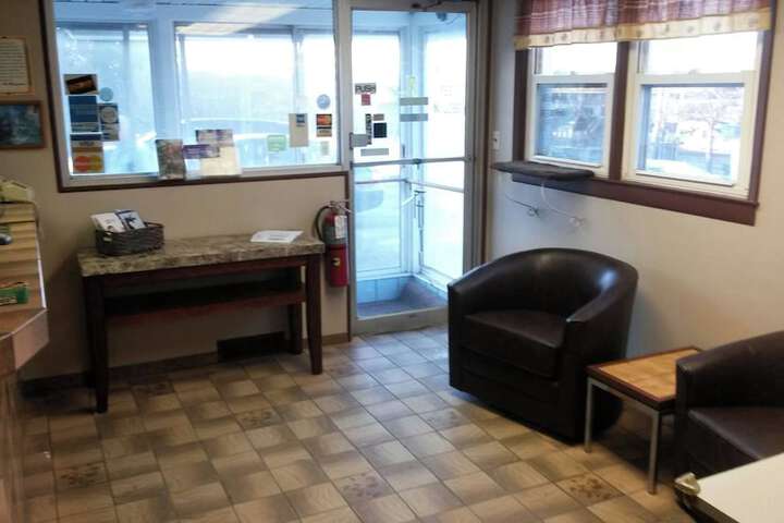 Entrance & Lobby