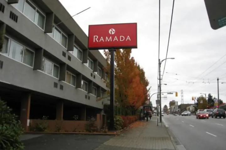 Exterior of BEST WESTERN EXHIBITION PARK VANCOUVER