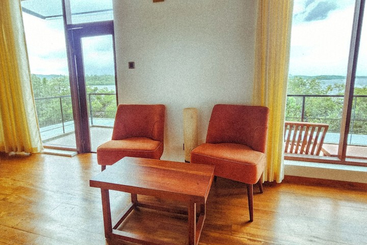 Room 11 of 27